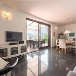Getaway With Views *