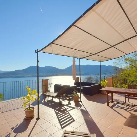 Panorama Sul Maggiore 아파트 *